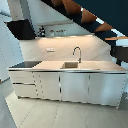 S Vyhladom Na Jazero *