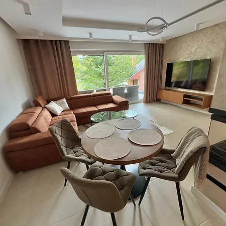 S Vyhladom Na Jazero Daire *