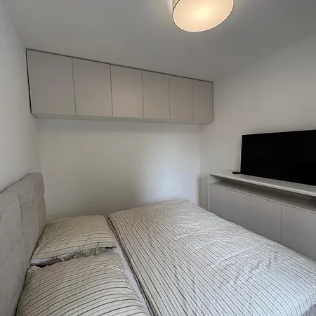 Apartmán S Vyhladom Na Jazero *