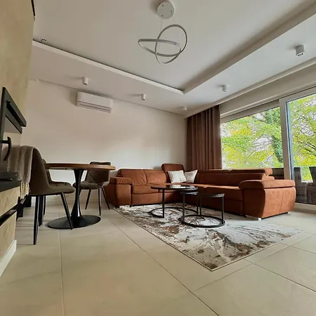 S Vyhladom Na Jazero Daire Vinné