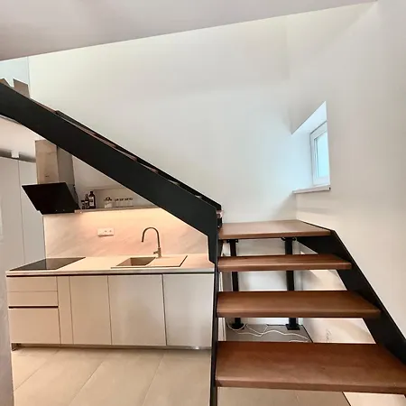 Daire S Vyhladom Na Jazero Vinné